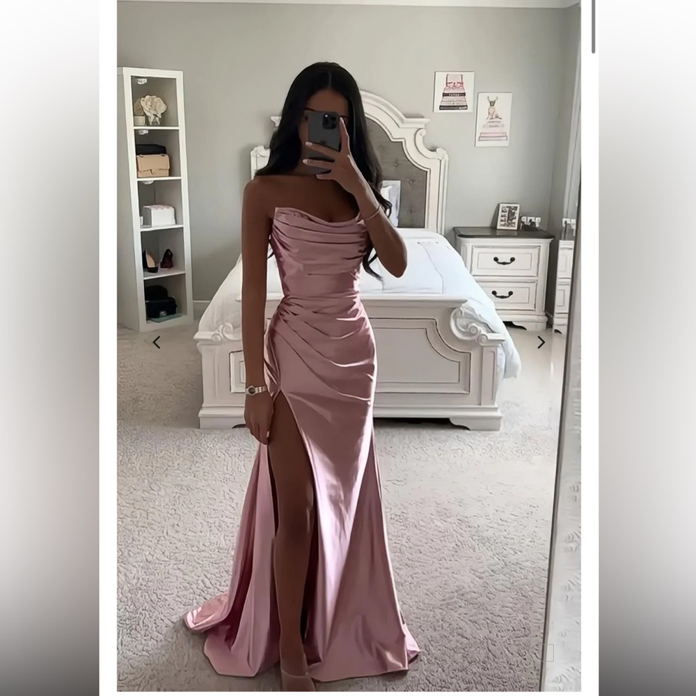 Satin light pink maxi/long dress. - Picture 1 of 3